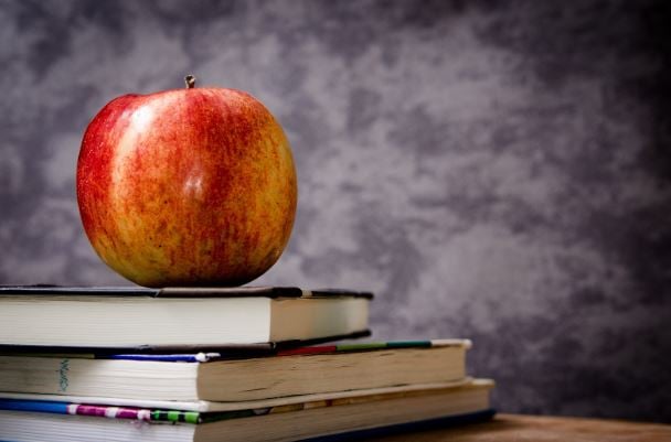 Apple and books